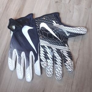 Nike football glove nwot